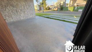 Casa Exclusiva com 4 Suítes e Área Gourmet à Venda no Alphaville Litoral Norte 2