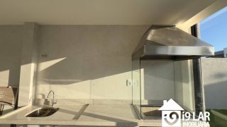 Casa Exclusiva com 4 Suítes e Área Gourmet à Venda no Alphaville Litoral Norte 2