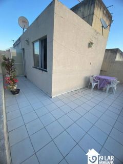 Conforto e Amplitude em Andar Alto: Cobertura Duplex à Venda em Lauro de Freitas – com 2 Quartos e Varanda