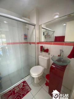 Conforto e Amplitude em Andar Alto: Cobertura Duplex à Venda em Lauro de Freitas – com 2 Quartos e Varanda