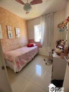 Conforto e Amplitude em Andar Alto: Cobertura Duplex à Venda em Lauro de Freitas – com 2 Quartos e Varanda