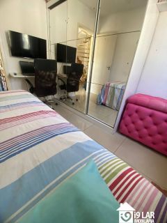 Conforto e Amplitude em Andar Alto: Cobertura Duplex à Venda em Lauro de Freitas – com 2 Quartos e Varanda
