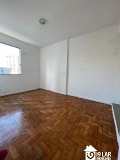 Apartamento 2/4 com Varanda e 2 Banheiros à Venda na Pituba – Condomínio Edifício Constantino