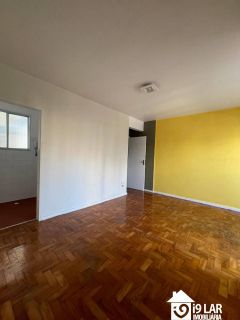 Apartamento 2/4 com Varanda e 2 Banheiros à Venda na Pituba – Condomínio Edifício Constantino