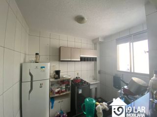 A Venda: Apê Nascente no Condomínio Solar das Palmeiras.