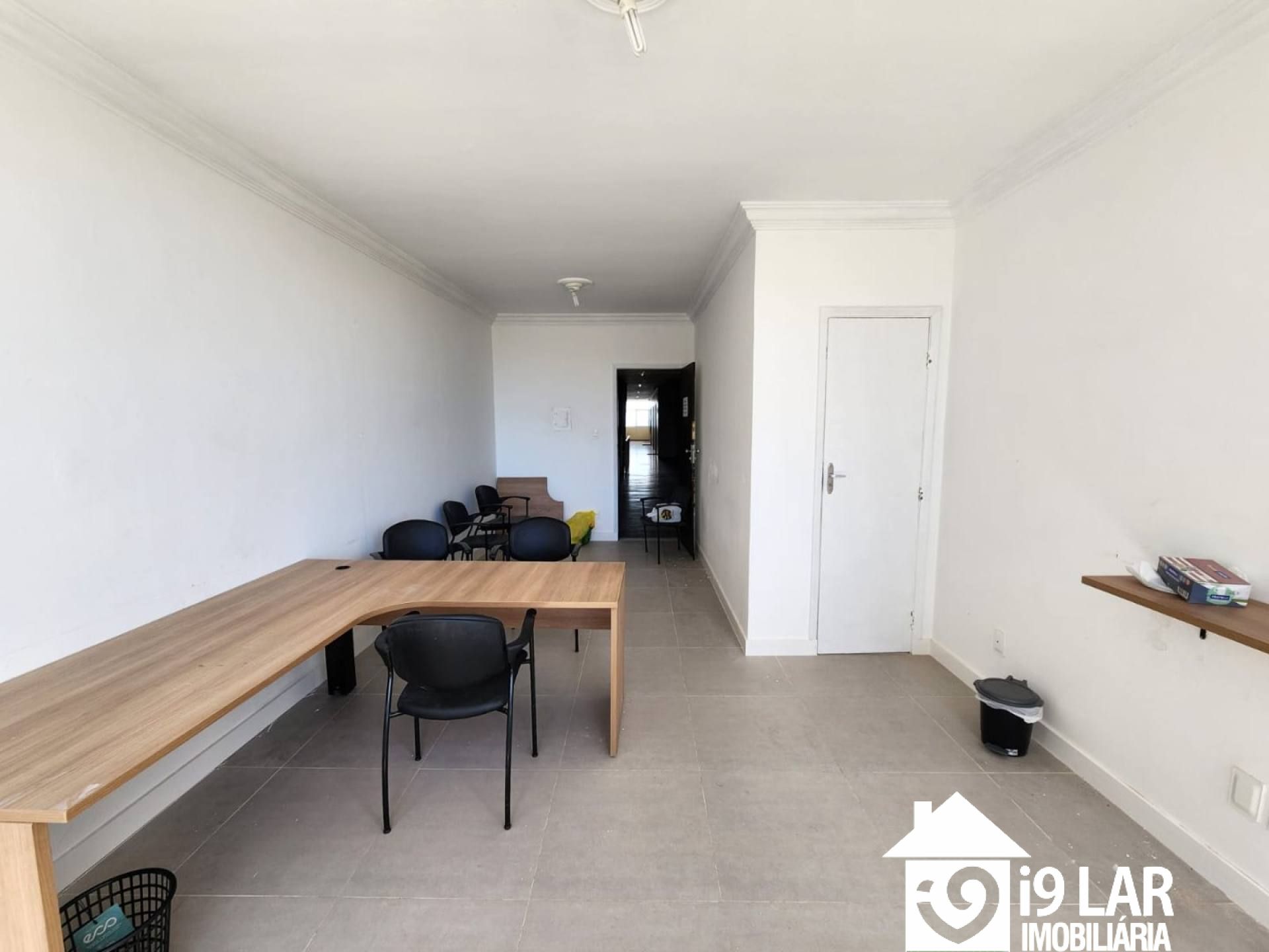 Sala Comercial de Prestígio na Rua Chile: Vista Deslumbrante e Conforto no Coração de Salvador