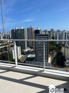 Tecnologia e Design no Caminho das Árvores: Studio com Piscina Panorâmica no Ed. Urban
