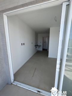 Tecnologia e Design no Caminho das Árvores: Studio com Piscina Panorâmica no Ed. Urban
