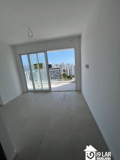 Tecnologia e Design no Caminho das Árvores: Studio com Piscina Panorâmica no Ed. Urban