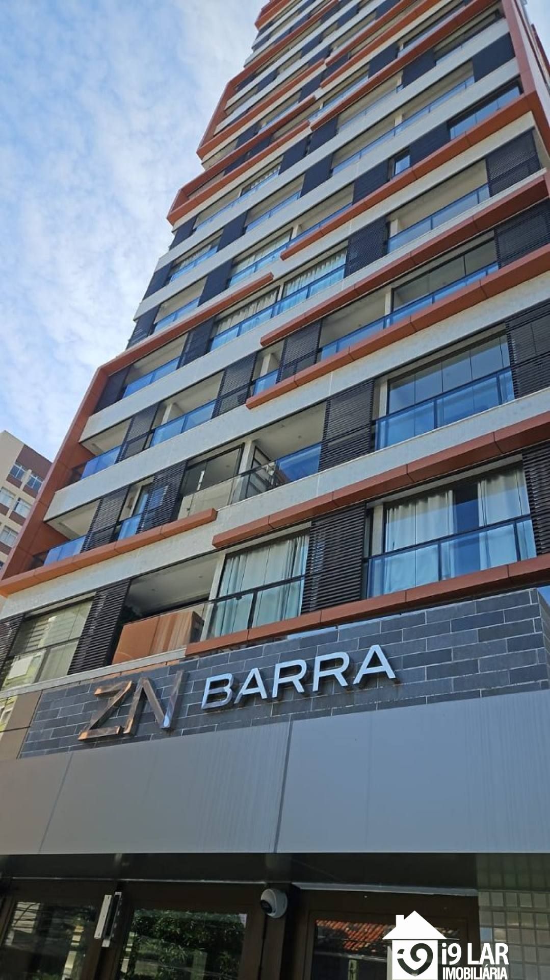 Vista Mar Frontal e Definitiva na Barra: Studio de Luxo em Andar Alto no ZN Barra