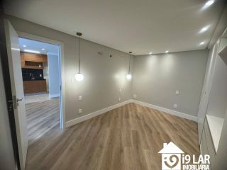 Sofisticação e Conforto no Alphaville 1 – Apartamento 2/4 com Duas Suítes e Área Gourmet.