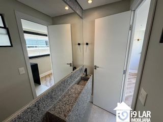 Sofisticação e Conforto no Alphaville 1 – Apartamento 2/4 com Duas Suítes e Área Gourmet.