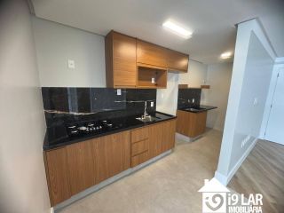 Sofisticação e Conforto no Alphaville 1 – Apartamento 2/4 com Duas Suítes e Área Gourmet.