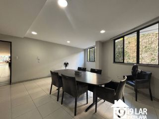 Sofisticação e Conforto no Alphaville 1 – Apartamento 2/4 com Duas Suítes e Área Gourmet.