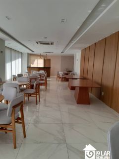? Amplitude e Versatilidade à Beira do Mar – Apartamento 2/4 no Edf. Evolution, Armação.