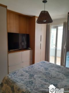 ? Amplitude e Versatilidade à Beira do Mar – Apartamento 2/4 no Edf. Evolution, Armação.