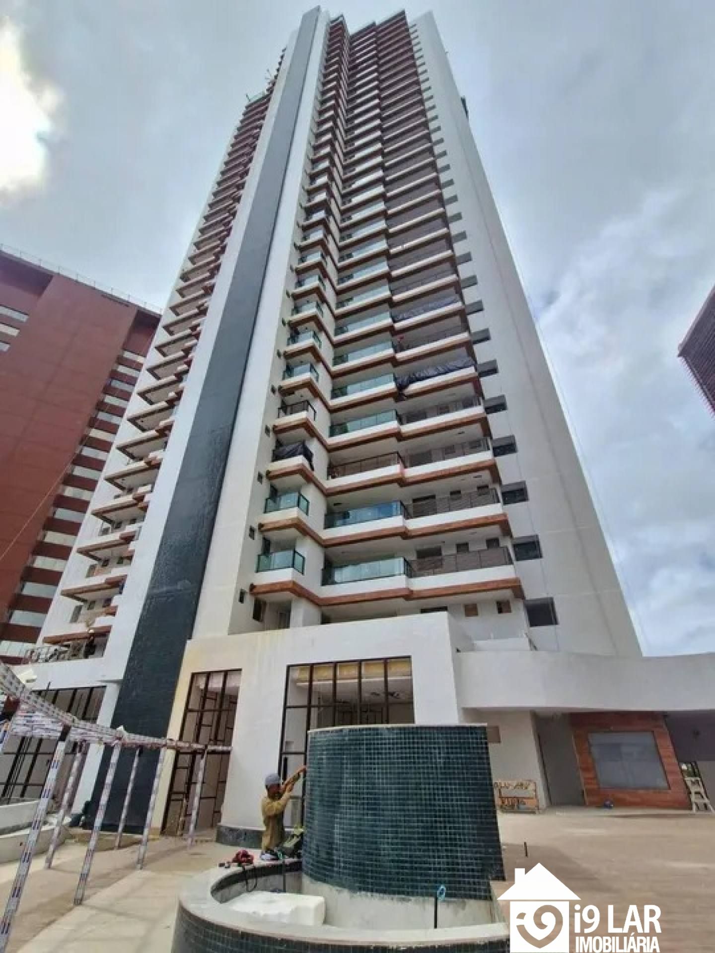 Luxo e Esporte no Caminho das Árvores: Apartamento de 4 Suítes, 210m² com Quadra de Tênis no Belvedere Hill