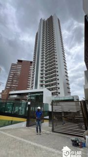 Luxo e Esporte no Caminho das Árvores: Apartamento de 4 Suítes, 210m² com Quadra de Tênis no Belvedere Hill