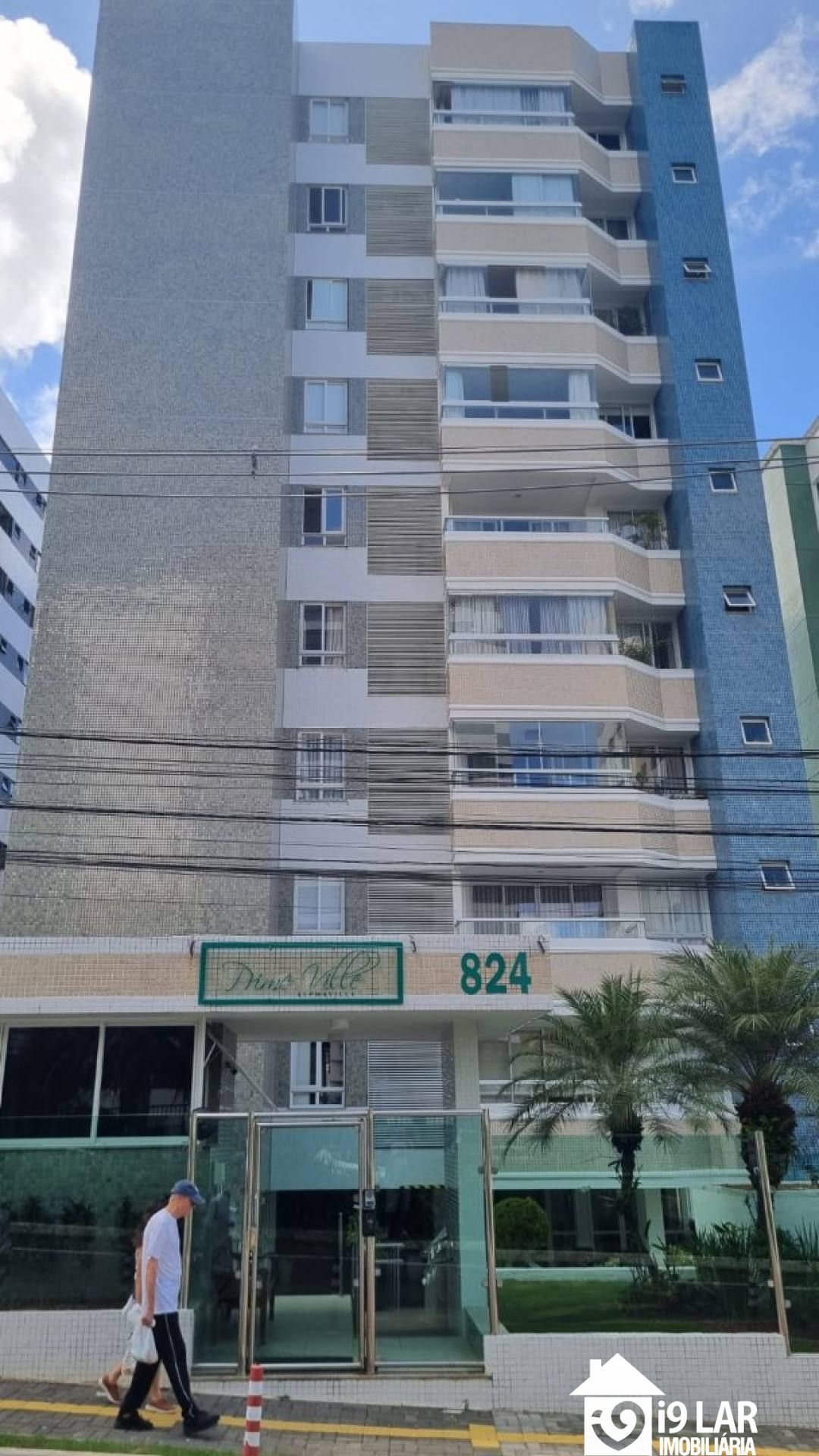 Conforto e Praticidade em Alphaville 1: Apartamento Nascente com Suíte e Estrutura Completa de Lazer.