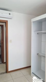 Conforto e Praticidade em Alphaville 1: Apartamento Nascente com Suíte e Estrutura Completa de Lazer.