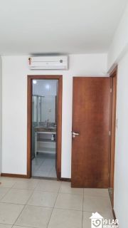 Conforto e Praticidade em Alphaville 1: Apartamento Nascente com Suíte e Estrutura Completa de Lazer.