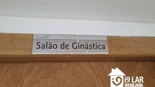 Conforto e Praticidade em Alphaville 1: Apartamento Nascente com Suíte e Estrutura Completa de Lazer.