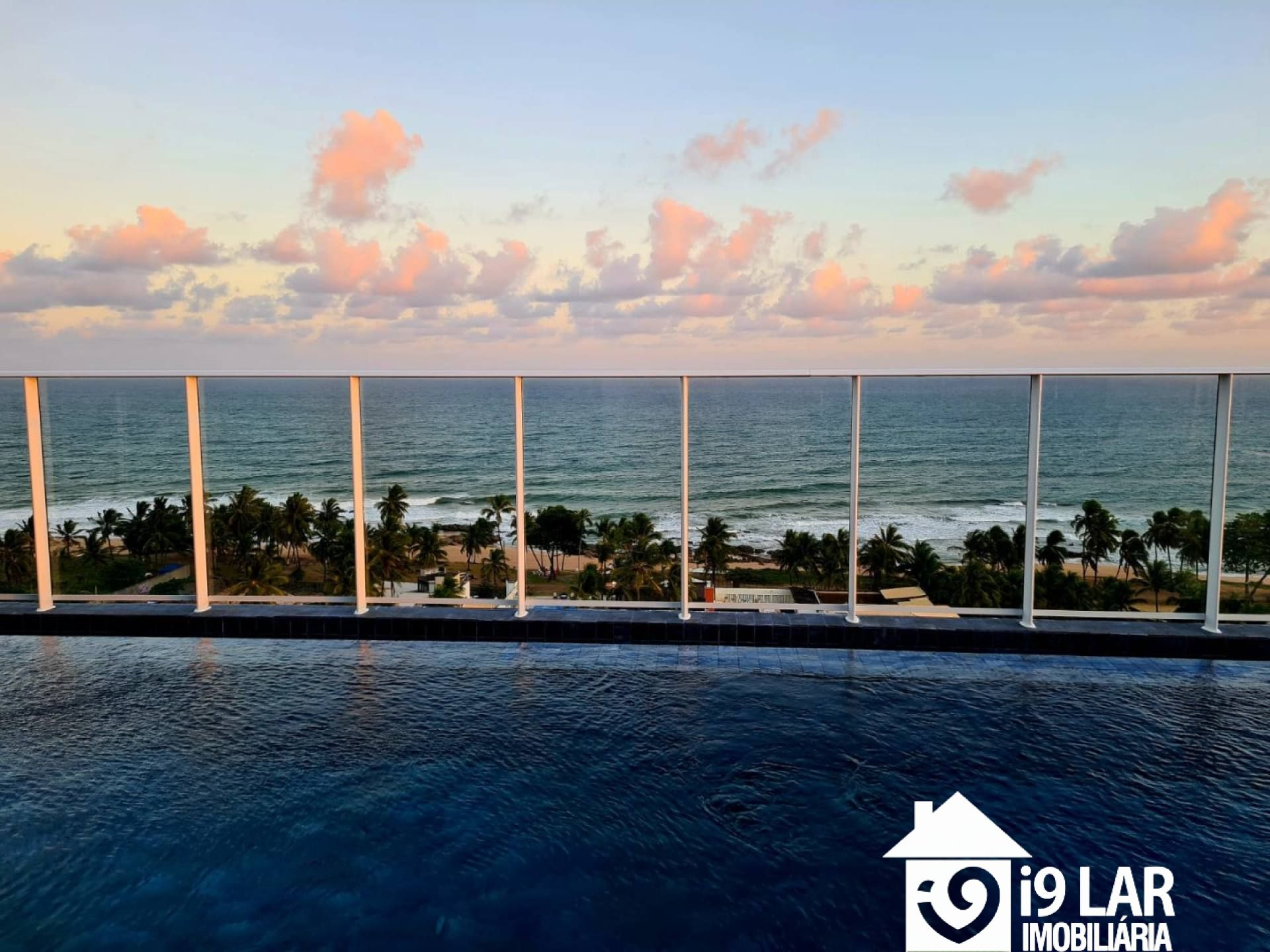 Design e Praticidade em Itapuã: 1/4 Porteira Fechada com Lazer de Resort no Ilha de Pharos