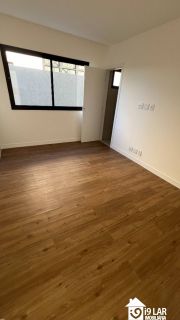 A Joia do Alphaville: Casa Design com 4 Suítes, Pé Direito Duplo e Claraboia, por Sabine Rosas