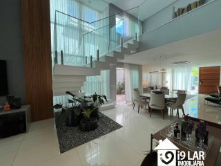 Luxo e Espaço no Alphaville 2: Casa Novíssima com 4 Suítes, 500m², Energia Solar e 7 Vagas