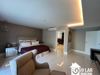 Luxo e Espaço no Alphaville 2: Casa Novíssima com 4 Suítes, 500m², Energia Solar e 7 Vagas