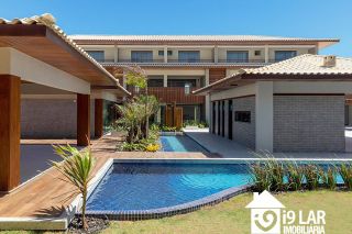 Duplex Pé na Areia no Mamont — 3 Suítes, Vista Mar e Infraestrutura Resort.