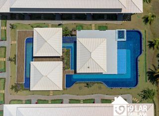 Duplex Pé na Areia no Mamont — 3 Suítes, Vista Mar e Infraestrutura Resort.