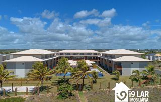 Duplex Pé na Areia no Mamont — 3 Suítes, Vista Mar e Infraestrutura Resort.