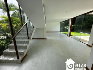 Sofisticação e Lazer em Praia do Forte: Casa de 5 Suítes com Piscina Espetacular no Ilha dos Pássaros
