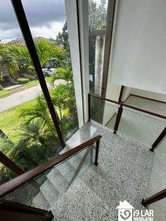 Sofisticação e Lazer em Praia do Forte: Casa de 5 Suítes com Piscina Espetacular no Ilha dos Pássaros