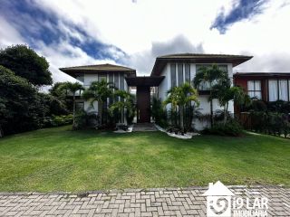 Luxo e Amplitude em Praia do Forte: Casa de 5 Suítes com 402m² no Exclusivo Ilha dos Pássaros