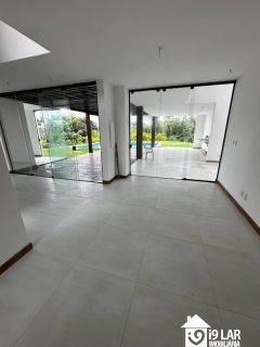 Luxo e Amplitude em Praia do Forte: Casa de 5 Suítes com 402m² no Exclusivo Ilha dos Pássaros