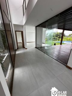 Luxo e Amplitude em Praia do Forte: Casa de 5 Suítes com 402m² no Exclusivo Ilha dos Pássaros