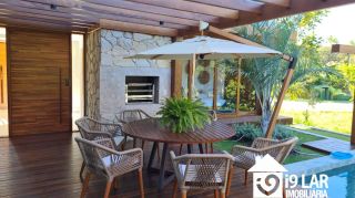 Refúgio de Luxo em Praia do Forte: Casa Design com 6 Suítes, Piscina de 65m² e Privacidade Absoluta