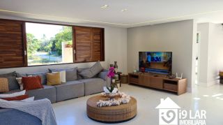 Refúgio de Luxo em Praia do Forte: Casa Design com 6 Suítes, Piscina de 65m² e Privacidade Absoluta