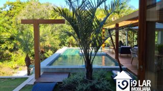 Refúgio de Luxo em Praia do Forte: Casa Design com 6 Suítes, Piscina de 65m² e Privacidade Absoluta