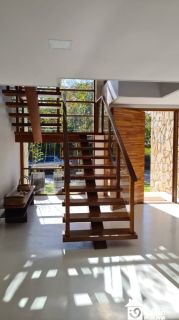 Refúgio de Luxo em Praia do Forte: Casa Design com 6 Suítes, Piscina de 65m² e Privacidade Absoluta