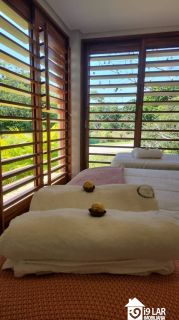 Refúgio de Luxo em Praia do Forte: Casa Design com 6 Suítes, Piscina de 65m² e Privacidade Absoluta