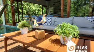 Refúgio de Luxo em Praia do Forte: Casa Design com 6 Suítes, Piscina de 65m² e Privacidade Absoluta