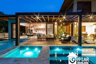 Refúgio de Luxo em Praia do Forte: Casa Design com 6 Suítes, Piscina de 65m² e Privacidade Absoluta