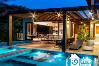 Refúgio de Luxo em Praia do Forte: Casa Design com 6 Suítes, Piscina de 65m² e Privacidade Absoluta