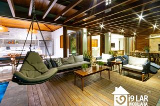 Refúgio de Luxo em Praia do Forte: Casa Design com 6 Suítes, Piscina de 65m² e Privacidade Absoluta