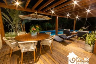 Refúgio de Luxo em Praia do Forte: Casa Design com 6 Suítes, Piscina de 65m² e Privacidade Absoluta