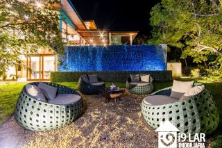 Refúgio de Luxo em Praia do Forte: Casa Design com 6 Suítes, Piscina de 65m² e Privacidade Absoluta