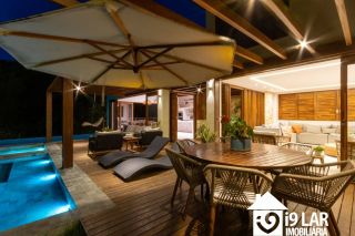 Refúgio de Luxo em Praia do Forte: Casa Design com 6 Suítes, Piscina de 65m² e Privacidade Absoluta